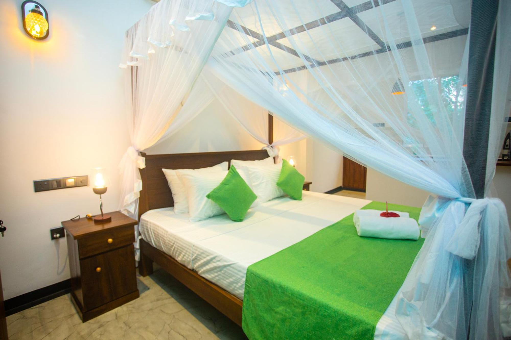 Villa Nine84 Mirissa Matara Extérieur photo